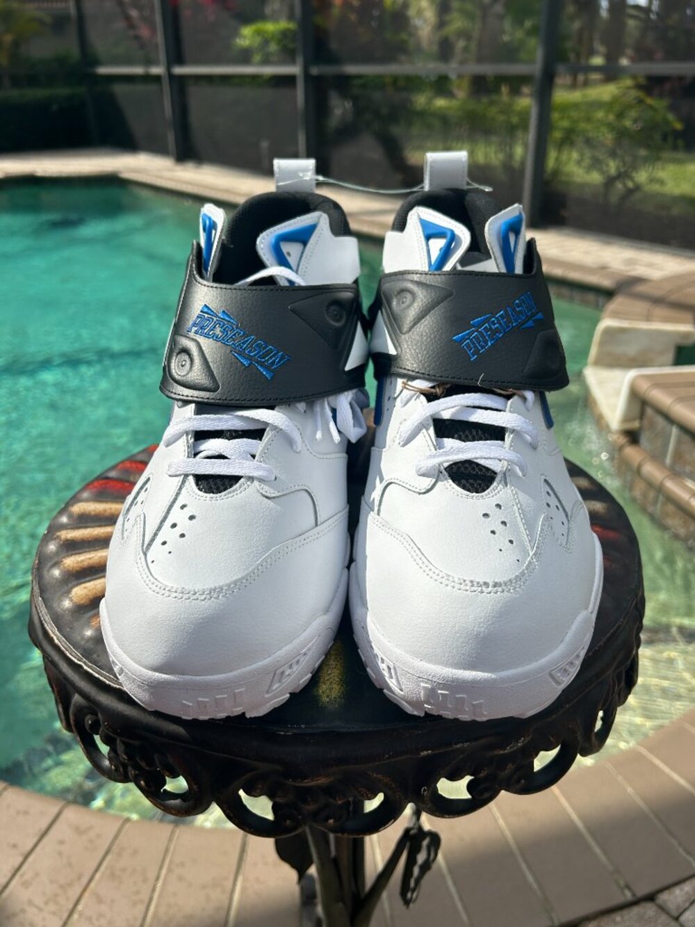 Reebok Preseason 94 “Dallas Cowboys” Mid Sneakers – Size 14 – New